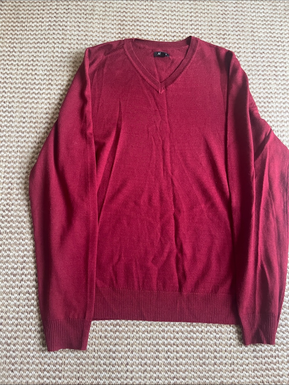 Apt. 9 Men's V-Neck Sweater in Deep Red